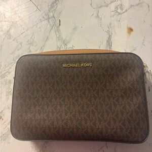 Michael kors brown shoulder purse